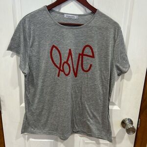 MISSLOOK Gray Short Sleeve Tee with Red Love Graphic